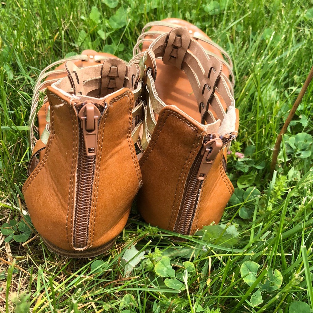 Madden Girl Gold Gladiator Sandals 👡 ✨|| Size 5 - Picture 5 of 5